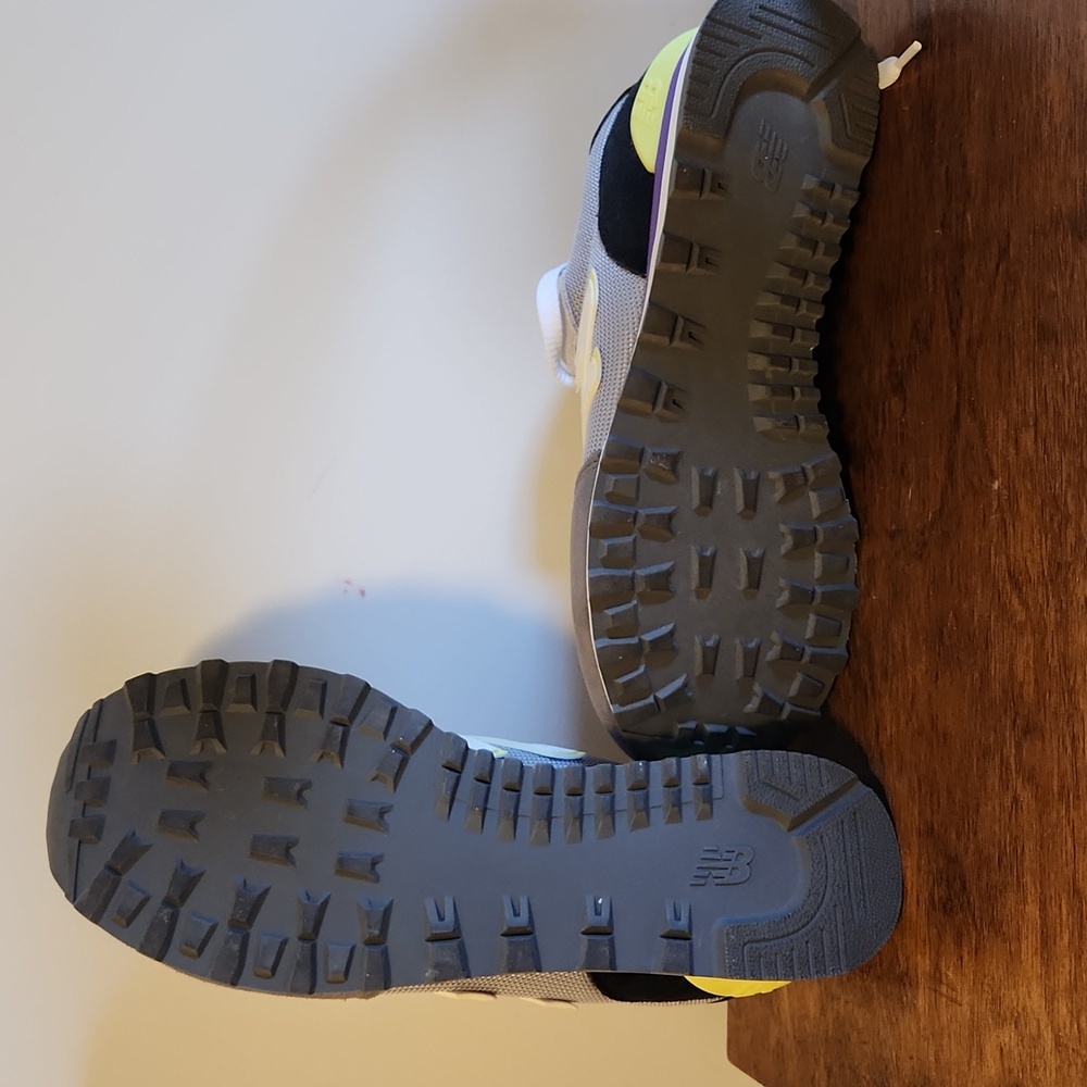 New Balance Sneakers - Picture 5 of 6